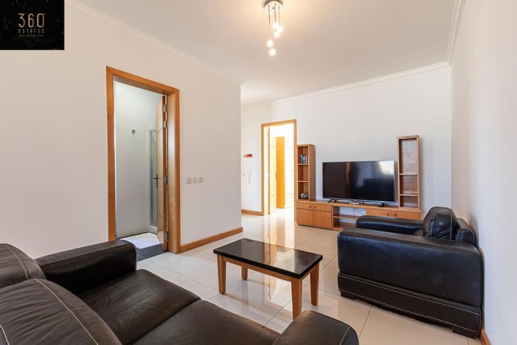 Comfortable Penthouse, Served With Lift, Wifi & Ac By 360 Estates Gzira Exterior photo